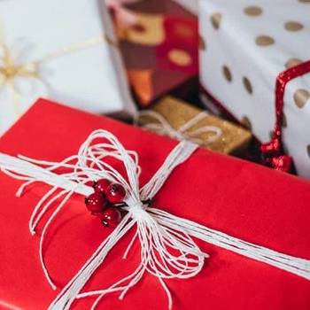 Idee Regalo Personalizzate per Aziende: Sorprendi Clienti e Collaboratori